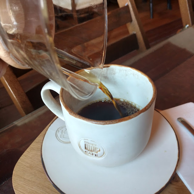 Turkish-German Bookstore and Cafe thumb 10